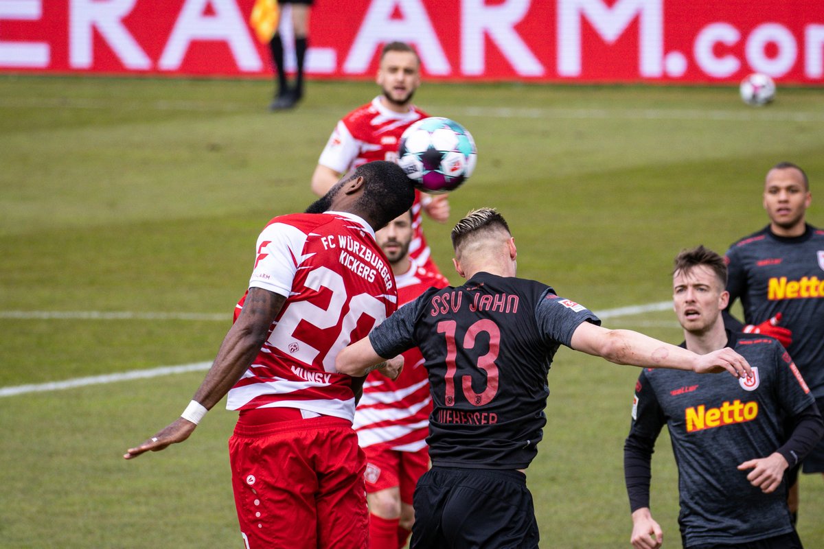SSVJAHN's tweet photo. 💥⚪️🔴
📸 Köglmeier
#FWKSSV 0:0 https://t.co/IIzP402sde