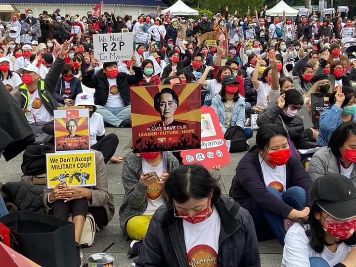 B851997's tweet photo. Thousands of Myanmar people gathered in Taipei's Liberty Square to protest against military coup, demand to release the leaders of the democratically elected government, and pray for fallen heroes.
FREEDOM OF SPEECH
#WhatsHappeningInMyanmar
#Mar21Coup https://t.co/1rPndH4Jdk