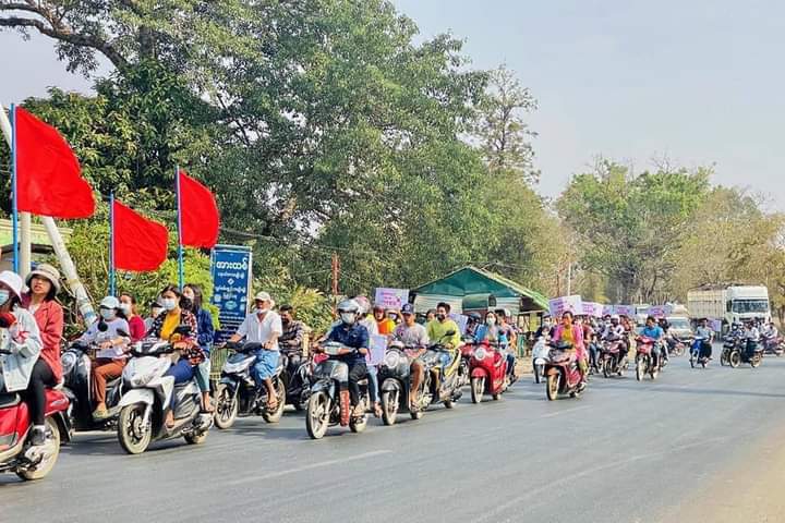 B851997's tweet photo. Motorcycle strike of Thone Taung, Pyin Sar.
We are still strong to protest for our democracy.
FREEDOM OF SPEECH
#WhatsHappeningInMyanmar
#Mar21Coup https://t.co/uEUtsx3u56
