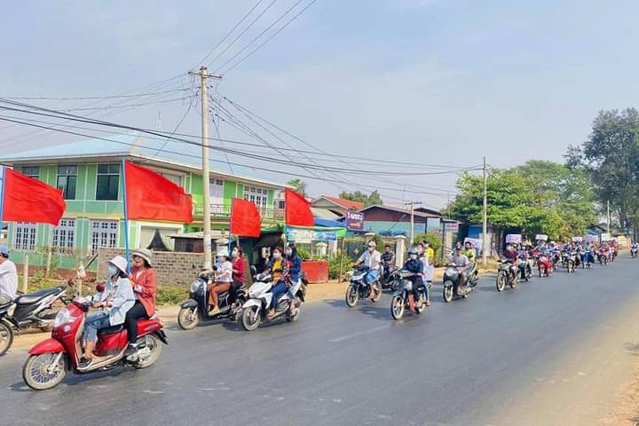 B851997's tweet photo. Motorcycle strike of Thone Taung, Pyin Sar.
We are still strong to protest for our democracy.
FREEDOM OF SPEECH
#WhatsHappeningInMyanmar
#Mar21Coup https://t.co/uEUtsx3u56