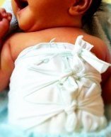 afrkml's tweet photo. "Perlu gk si bayi dipakaikan gurita?"
Jawaban: TIDAK

Risiko perut bayi membesar jika gapake gurita adalah MITOS &amp; tdk terbukti!
Perut bayi terlihat kembung itu normal krn belum berkembang sempurna
Bahaya lainnya bisa memicu risiko kematian bayi mendadak atau SIDS.

Hati2 loh ya! https://t.co/MAkC4yOkQi