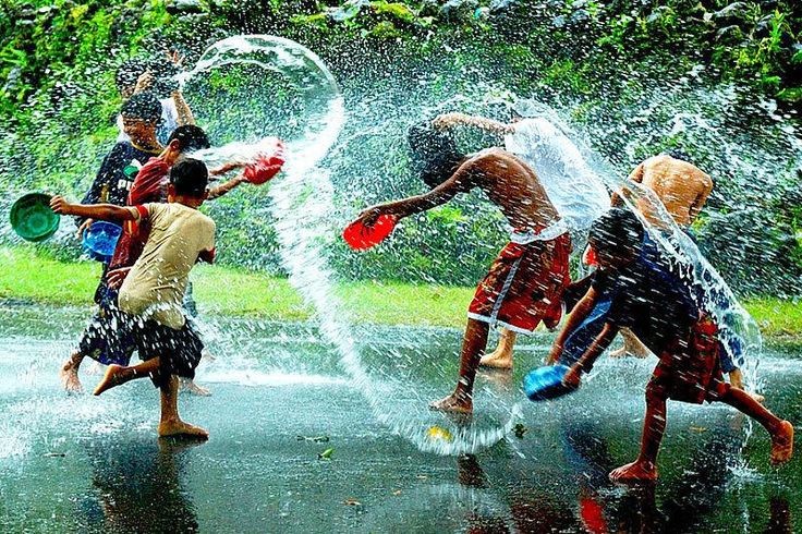 GauharAslam1's tweet photo. “Rain rain go away come again another day we want to play a game.”
#rain #Lahore #sundayvibes
#DancingInRain https://t.co/WAy0bEjtSp