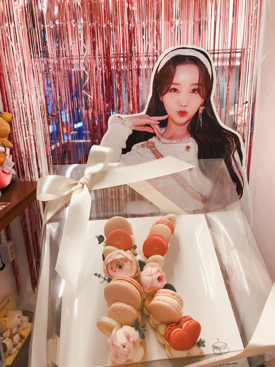 keibirthday's tweet photo. 생일 카페 및 전시회 이벤트가 모두 끝났습니다. 3일 동안 방문해주신 모든 분들 그리고 도와주신 많은 분들 감사합니다❗️❗️❗️ 앞으로도 케이와 함께해주세요🥰🌸🌸🌸 https://t.co/kxazEZXMjQ