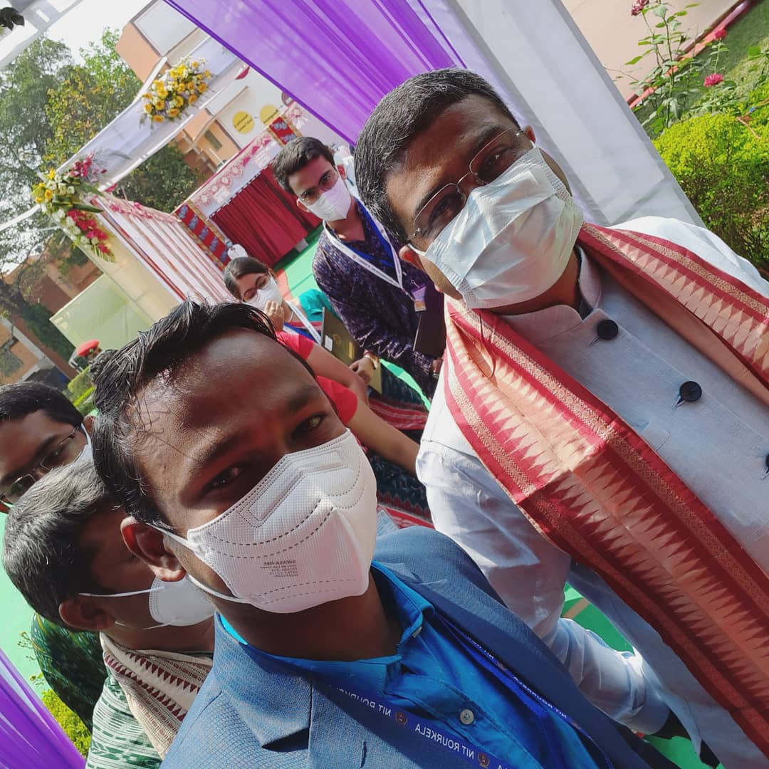 Krushna_chsahu's tweet photo. #18thconvocation @nitrourkela #proudmoment #chiefguest #presidentofIndia @rashtrapatibhvn #guestofhonor @GovernorOdisha @dpradhanbjp @nabadasjsg @jualoram #mlas #ips #ias #Dignitaries https://t.co/8ZtW7WdYaS