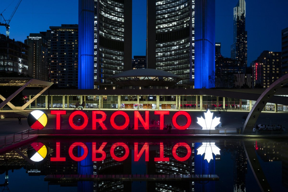 JohnTory's tweet image. Today, the #TorontoSign will be lit red to commemorate the International Day for the Elimination of Racial Discrimination and our city's commitment to #FightRacism.

#RacialDiscriminationDay