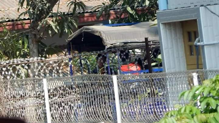 B851997's tweet photo. Terrorist group(SAC) removing the barricades of the civilians in NORTH DAGON.
FREEDOM OF SPEECH
#Mar21Coup
#WhatsHappeningInMyanmar https://t.co/3bWBBIZMGA