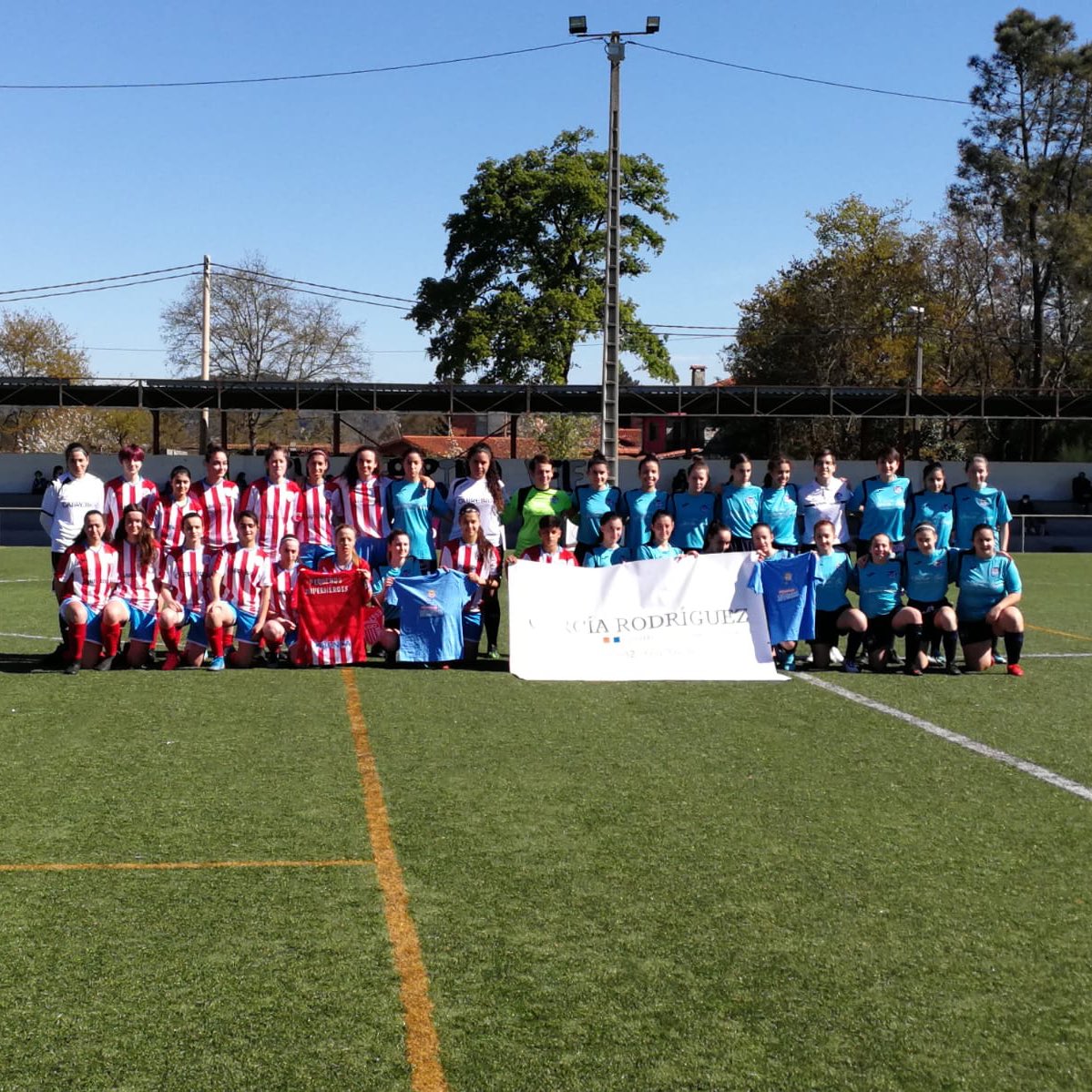CDeportivoLugo's tweet photo. | #CDLugoFem | ⏱90’ | ⏹

👉 Victoria das #Albivermellas no primero partido de pretemporada xogado en Ourense.

@EFF_Rosalia 0
#CDLugo 4

#ForzaLugo https://t.co/RLasH66Gtf