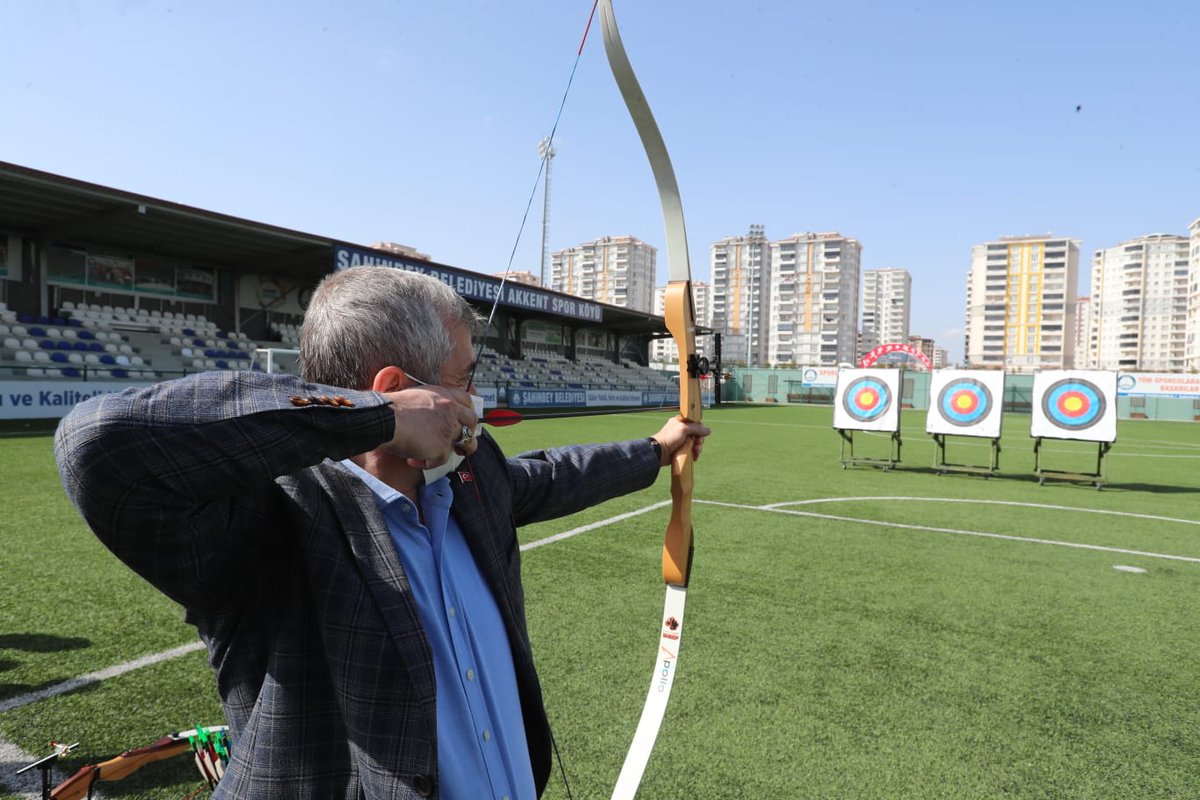 mtahmazoglu's tweet photo. Çocuklar... 

Neşe, sevinç ve gurur kaynağımız onlar.. 

Spor okulunda ziyaret ettim bugün, tekliflerini de geri çeviremedim 😉

Yay gerdik....🏹 

Şut çektik.... ⚽ https://t.co/lwk8ExvCpK