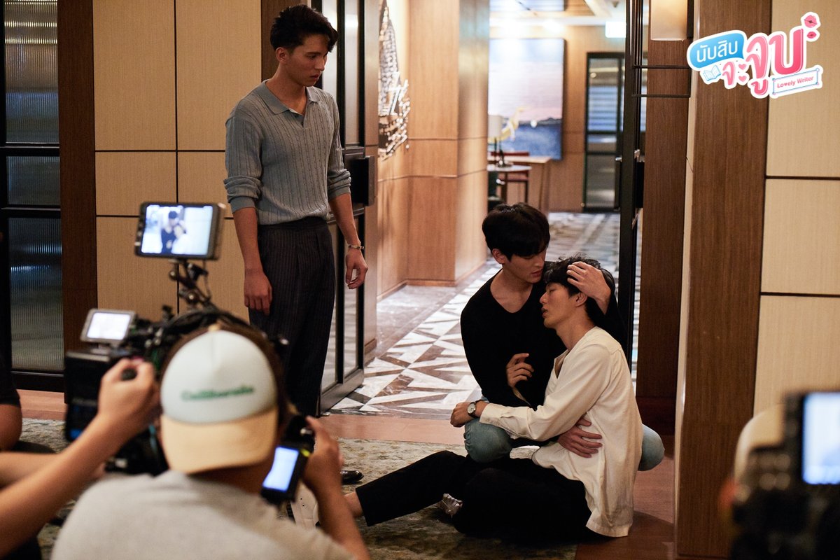 LovelyWriter_S's tweet photo. ก่อนจะไปดูคลิปเบื้องหลัง แอดพาไปชมรูปเบื้องหลัง #NubsibEP4 เรียกน้ำย่อยกันไปก่อน นี่ขนาดมาแค่รูปยังดีงามขนาดนี้ แล้วถ้ามาเป็นคลิปจะขนาดไหน

🔗 https://t.co/fv4BLmGHxc

สามารถรับชม 
ซีรีส์ #นับสิบจะจูบ ได้ที่ช่อง 3HD เวลา 22:58 น. 
และดูออนไลน์ Uncut Ver. ทาง WeTV เวลา 00:15 น. https://t.co/PST2RAiRRR
