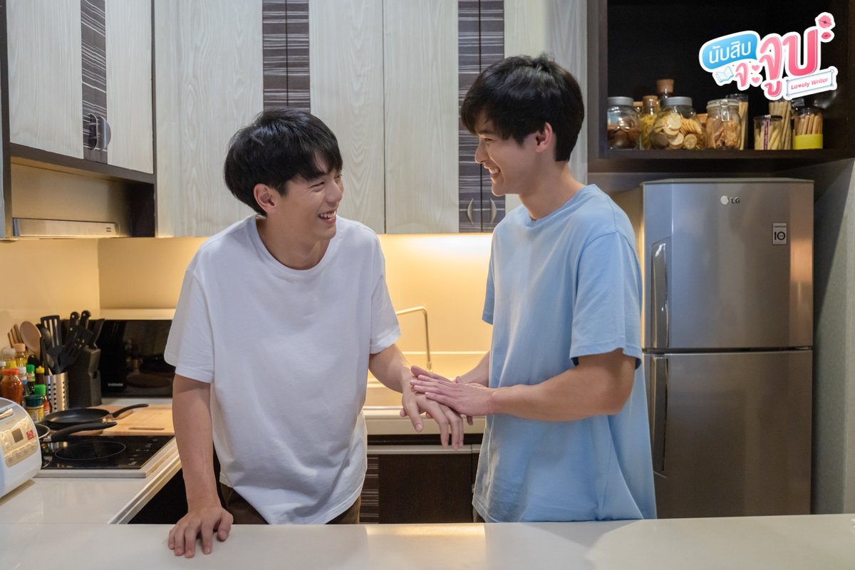 LovelyWriter_S's tweet photo. ก่อนจะไปดูคลิปเบื้องหลัง แอดพาไปชมรูปเบื้องหลัง #NubsibEP4 เรียกน้ำย่อยกันไปก่อน นี่ขนาดมาแค่รูปยังดีงามขนาดนี้ แล้วถ้ามาเป็นคลิปจะขนาดไหน

🔗 https://t.co/fv4BLmGHxc

สามารถรับชม 
ซีรีส์ #นับสิบจะจูบ ได้ที่ช่อง 3HD เวลา 22:58 น. 
และดูออนไลน์ Uncut Ver. ทาง WeTV เวลา 00:15 น. https://t.co/PST2RAiRRR