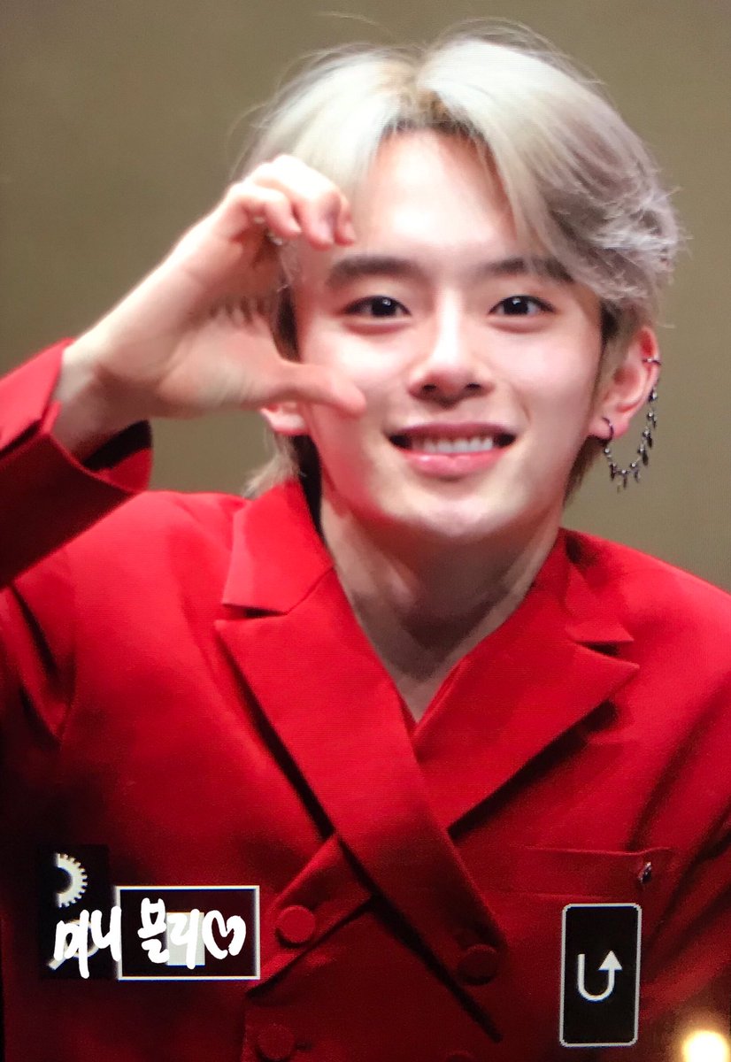 Minievely_0125's tweet photo. [PREVIEW] 210321 팬사인회
너무 사랑스럽다😍
#강민 #유강민 #베리베리 #VERIVERY #カンミン #KangMin https://t.co/UANUGckDX1