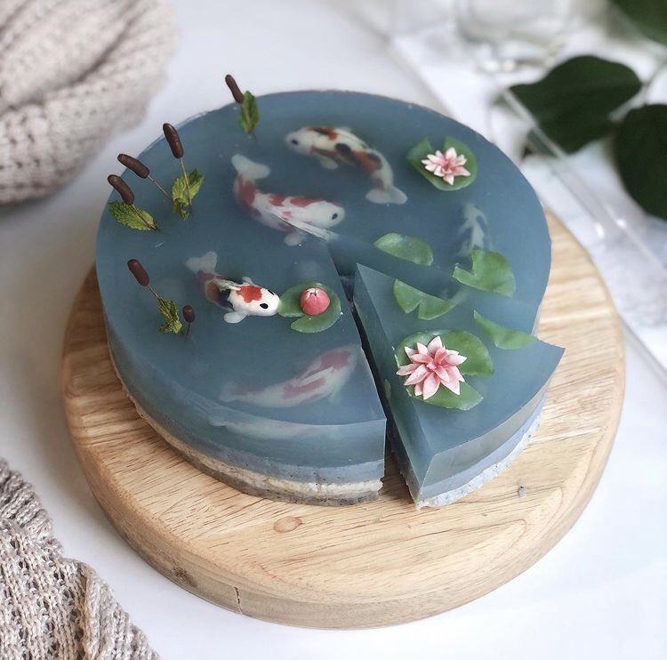 heartclue's tweet photo. koi pond cake by petrichoro https://t.co/OP3UHjfQ6P
