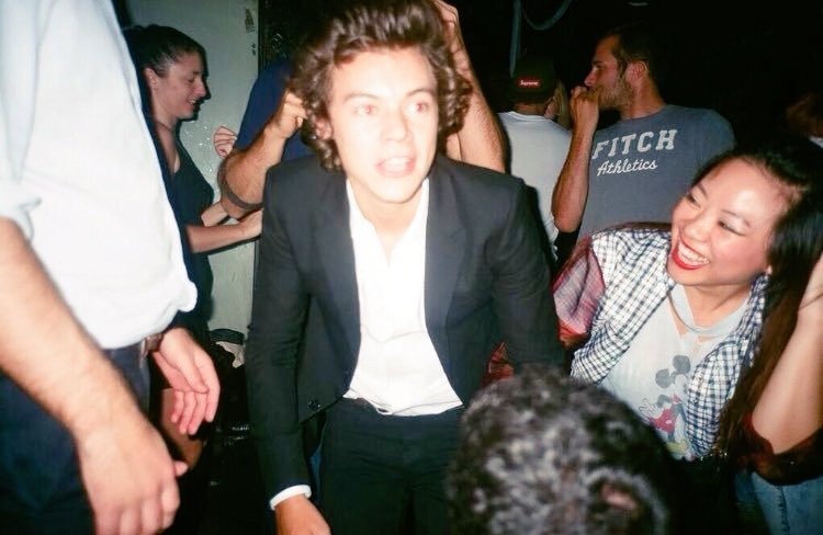 wmsrry's tweet photo. harry styles is always the main character https://t.co/ie0ka9avbJ