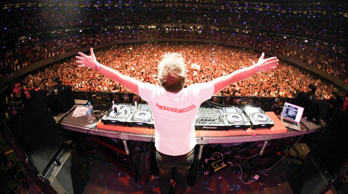 _LuisBautista's tweet photo. @asot #ASOT600MEX, inolvidable. #trancefamily 🇲🇽👌🏼 https://t.co/3GgpB8sNz6