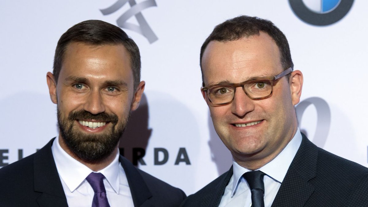 Corona-Schutzausrüstung: Unternehmen von Jens Spahns Ehemann verkaufte Masken an Gesundheitsministerium dlvr.it/Rw4Kqj