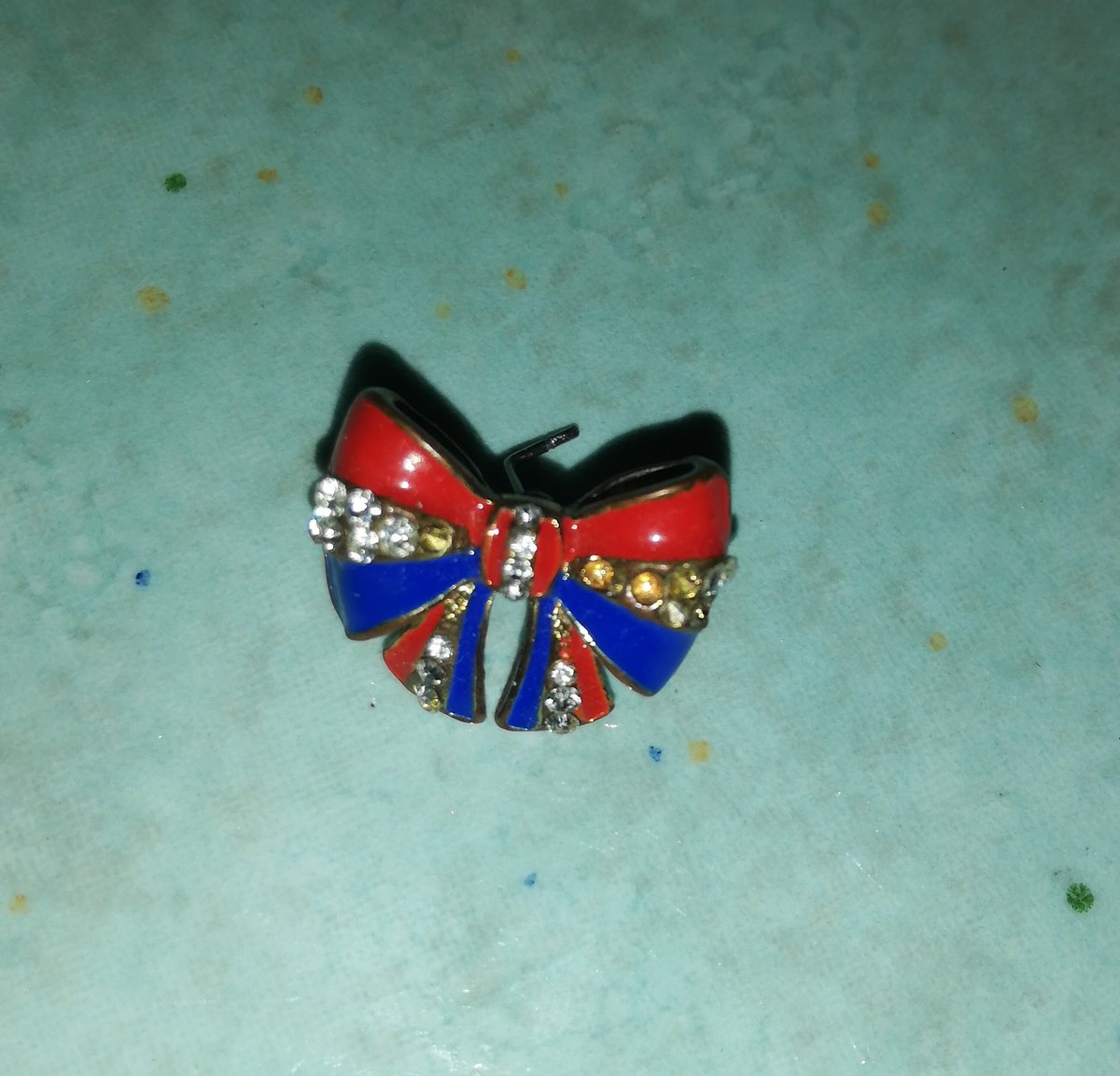 limitdami's tweet image. a fiocco perché sono edgy