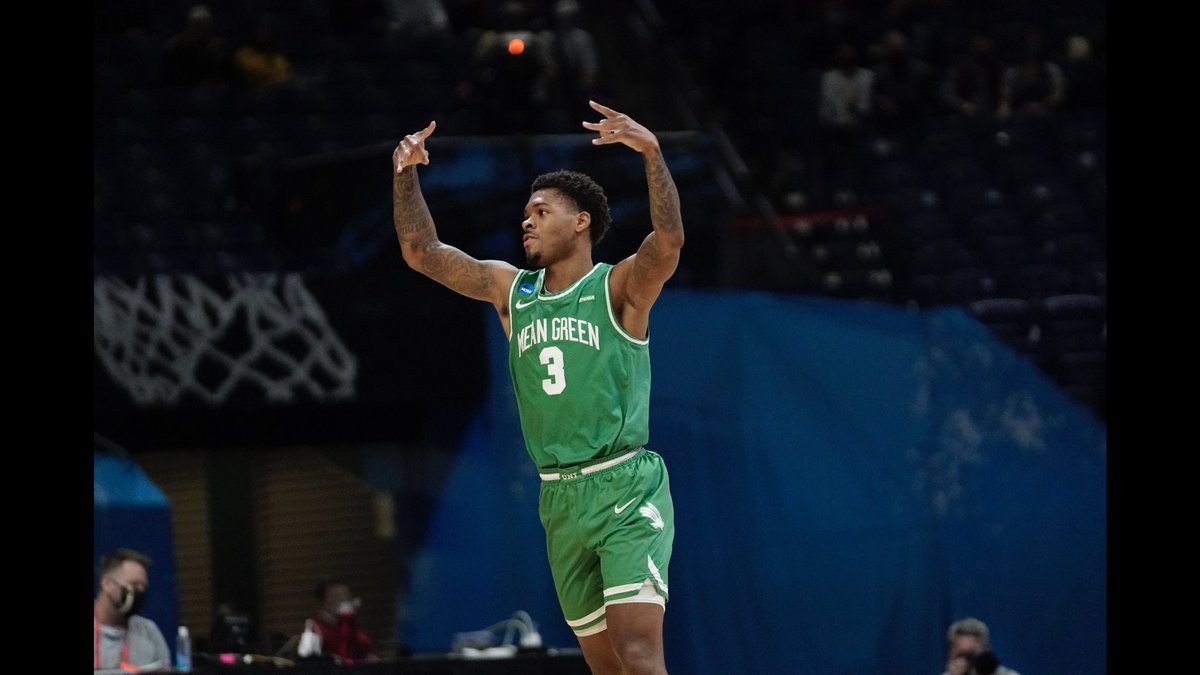 UNTAlumniAssoc's tweet photo. #MeanGreen Madness — it’s a #UNT thing. Who’s ready for game day? #GMG https://t.co/e2q5M00rh1