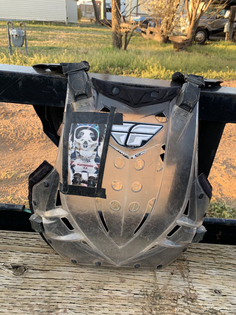 Lj_e4l's tweet photo. Racing #flatbernie is ready & waiting to get to the start. 1 hour to go. @flatbernieadvnt https://t.co/KzE17NSuc1