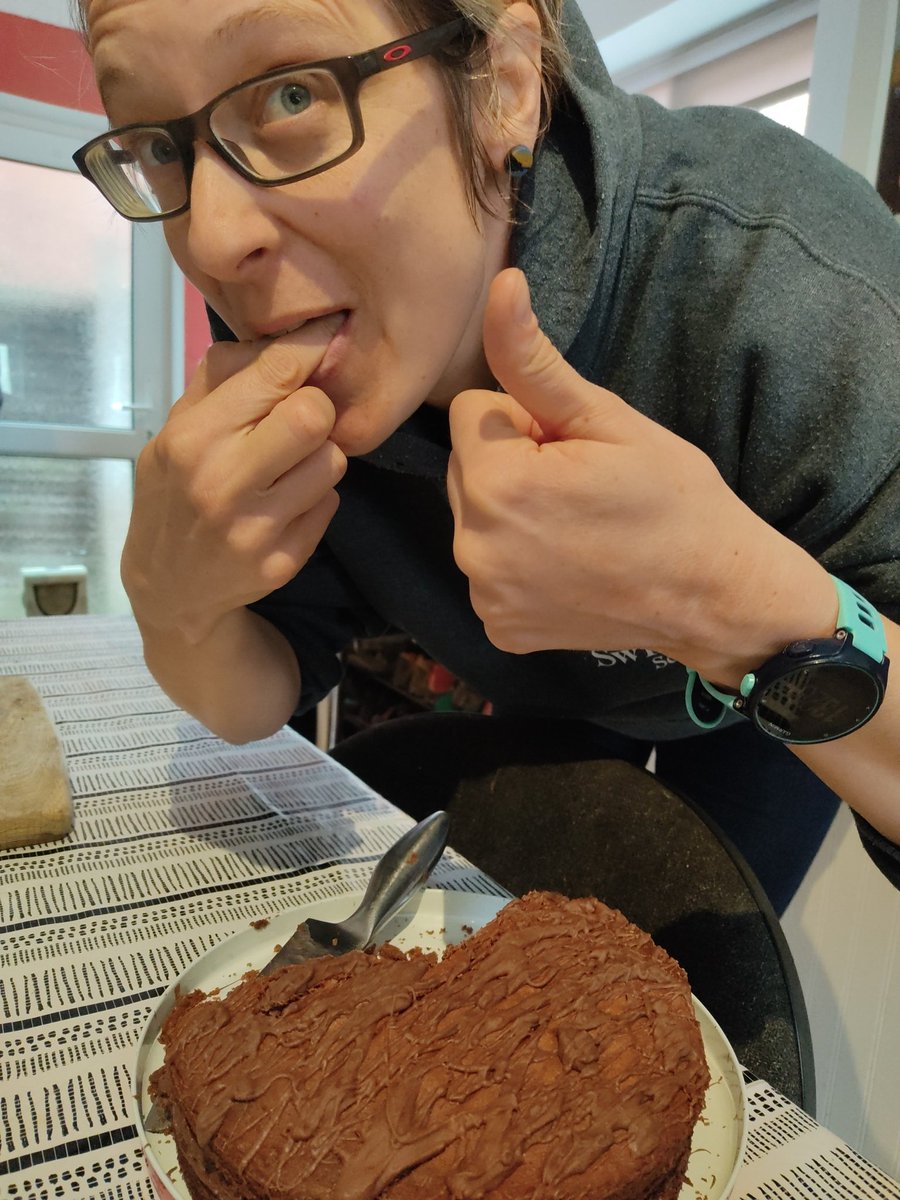 MamHadley's tweet photo. Please pass on our thanks to poppy ...LUSH cake @elinor_hug 💓😋 https://t.co/nXKgSm8IK2