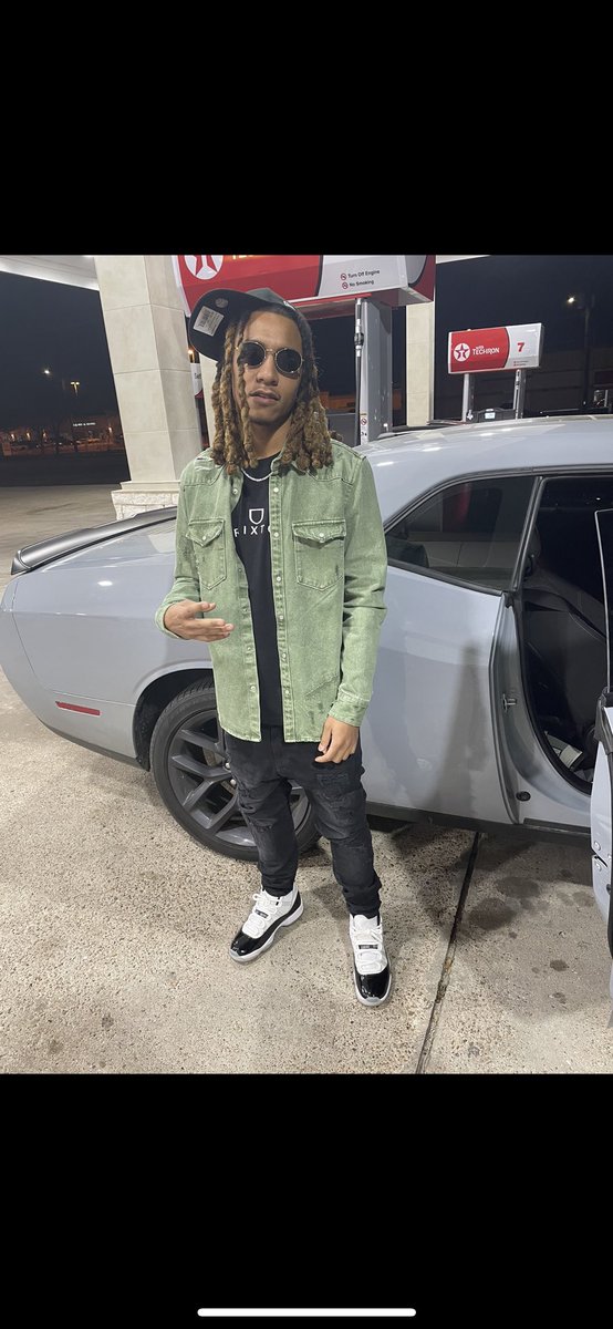 otmmari's tweet photo. ion beef on social sites da only place I’m gettin killed 💵🏚 https://t.co/xChyVI8ATw