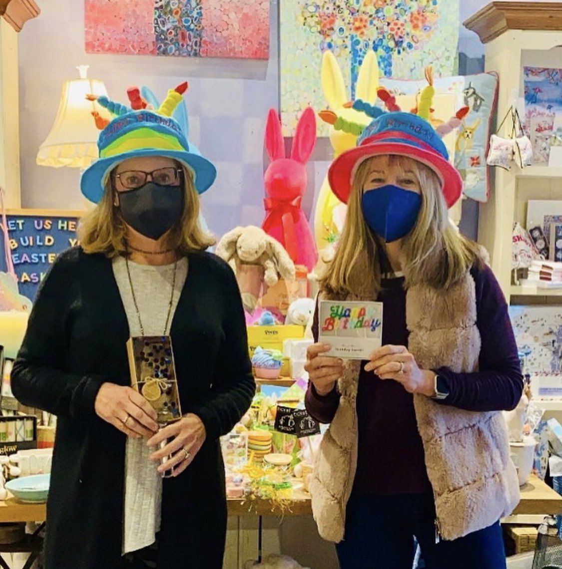 TheBlueHouseMD's tweet photo. 🎉🎉🎉Make the MOST of celebrations with birthday hats that have candles exploding out the top, musical cake cutters, festive napkins and more!

Store hours: Monday-Saturday 10:30-5 + Sunday 12-5.

https://t.co/WECHv2HyRb https://t.co/b3m2thTqBF