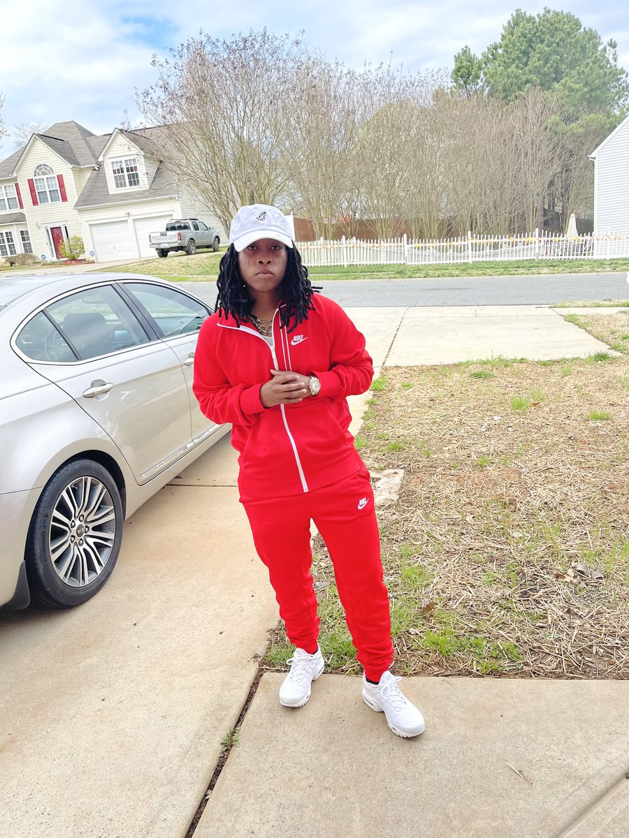 _OfficialTC_'s tweet photo. I get more head than a durag🥵 https://t.co/uJEHrw9lMd