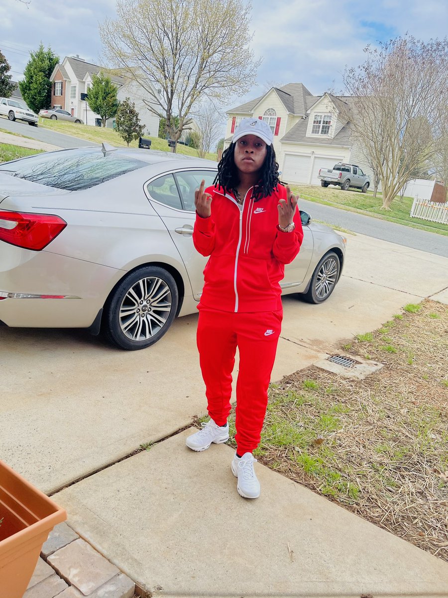 _OfficialTC_'s tweet photo. I get more head than a durag🥵 https://t.co/uJEHrw9lMd