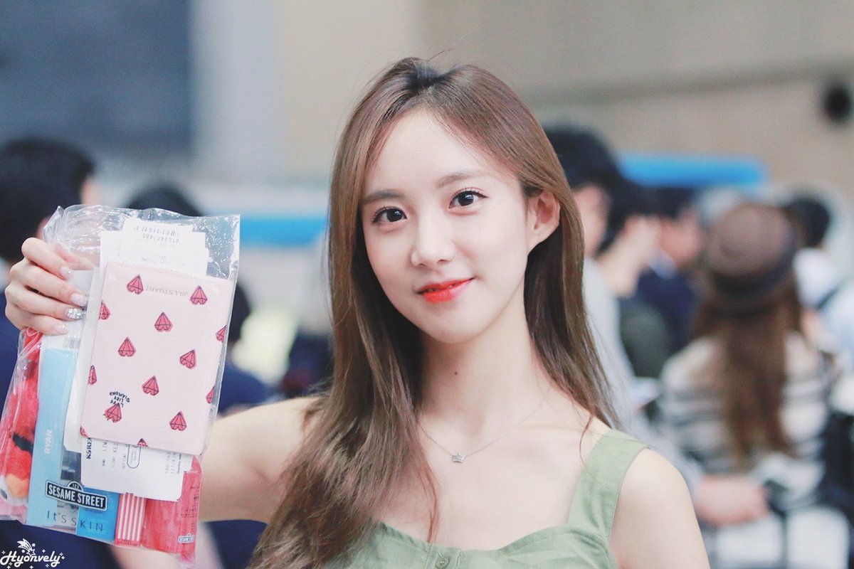 HYON_VELY's tweet photo. @soyoungyimm 170721💜 https://t.co/bP2h9n09x7