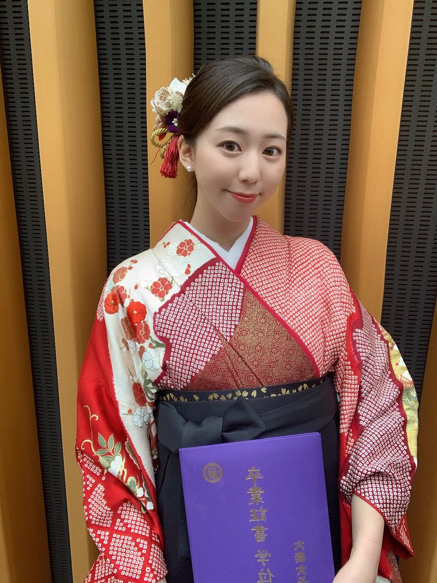 ___risa126's tweet photo. 皆様お久しぶりです☺︎
大学卒業しました🌸🎓 https://t.co/Y0eQp8R2ns