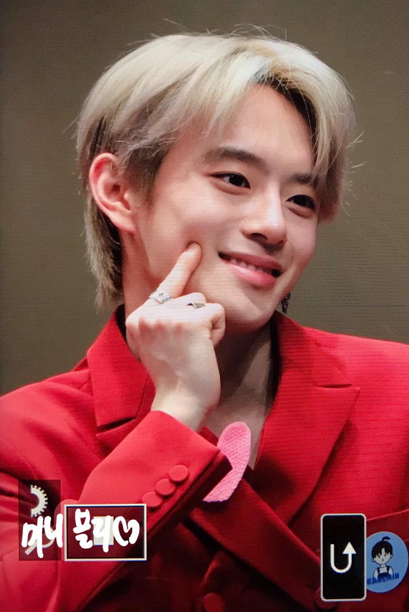 Minievely_0125's tweet photo. [PREVIEW] 210321 팬사인회
시그니처 포즈✌️
#강민 #유강민 #베리베리 #VERIVERY #カンミン #KangMin https://t.co/dmlcB6yq3h