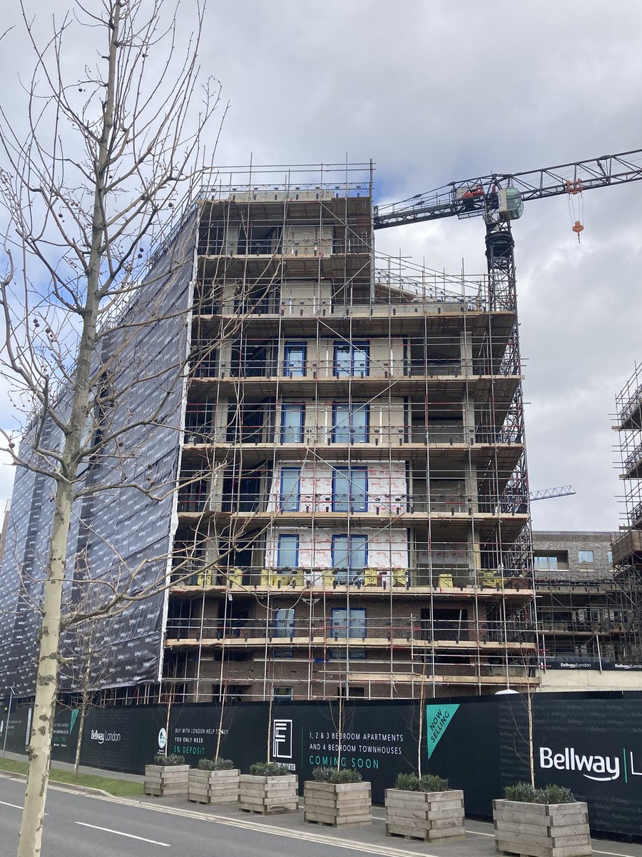 Doge97787070's tweet photo. How’s the cavity barriers coming along @Bellwayhomes1 ? All in place?  Or will you pay @NHBC to sign ohh on a defective building again? @barkingriver #FieldersQuarter #BuildingSafetyCrisis #EndOurFireSafetyScandal #CorruptDevelopers https://t.co/EdSCmVQgZ1
