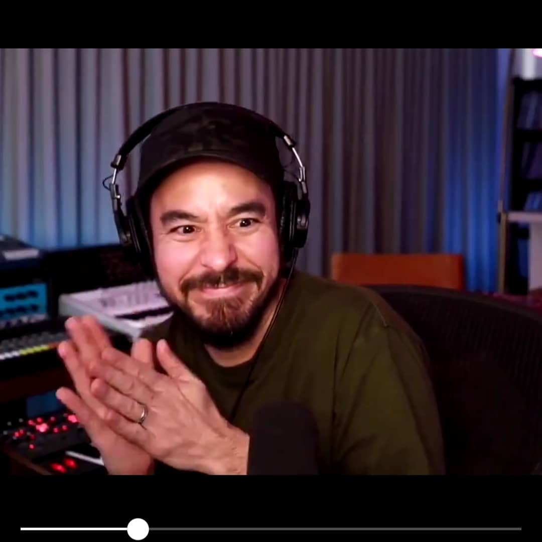 mikeshinoda_de's tweet photo. #ShinodasWoche - 8
HIGHLIGHT - 1 Jahr Stream Jubiläum 
Unglaublich, so lange dürfen wir schon dabei sein, wenn #MikeShinoda Musik macht. Außerdem kann man ihm Fragen stellen, er erfüllt Musik und Kunstwünsche etc. 
Diese Nähe und der Umgang mit uns Fans ist etwas Besonderes.
🔽2 https://t.co/mJoaW4abM7