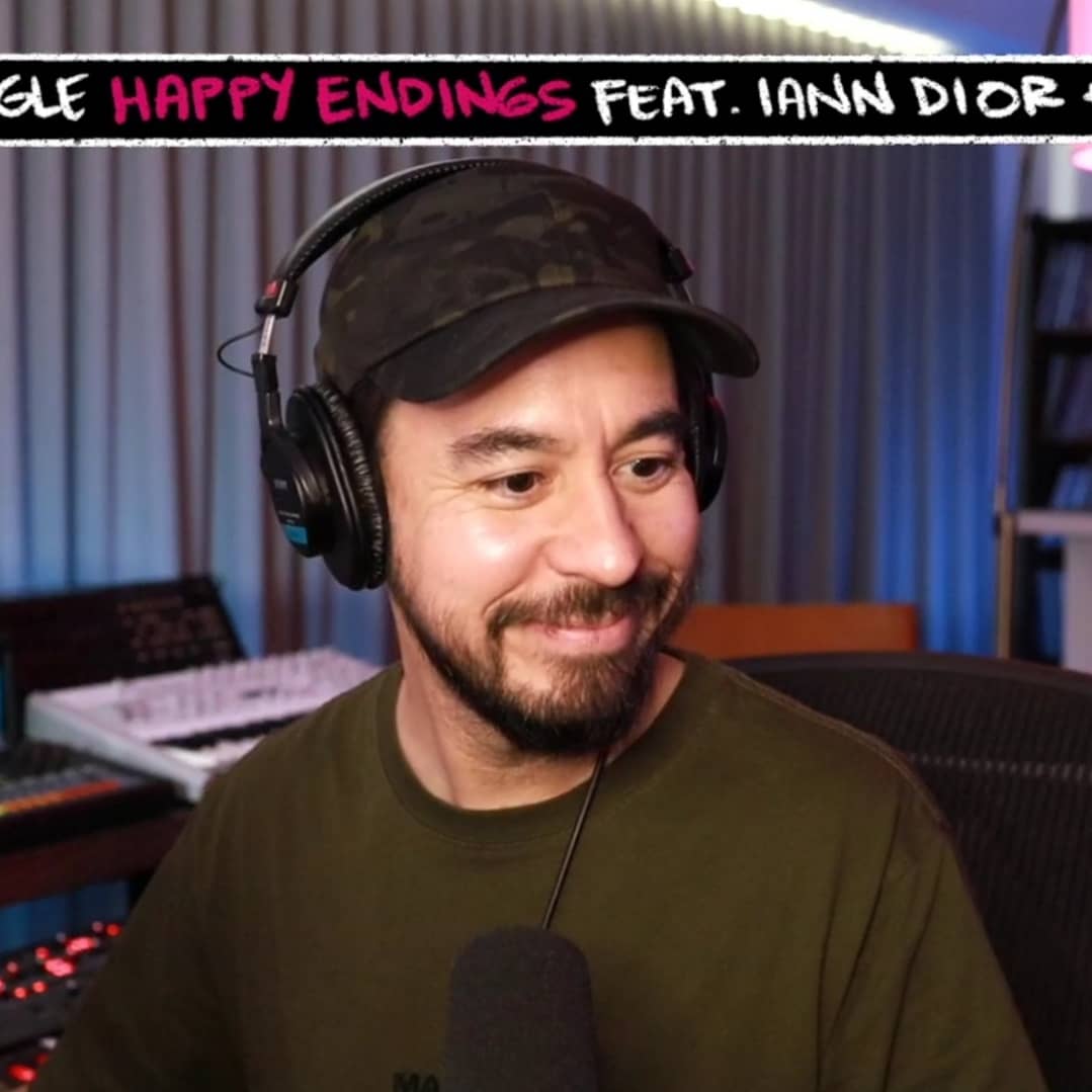 mikeshinoda_de's tweet photo. #ShinodasWoche - 8
HIGHLIGHT - 1 Jahr Stream Jubiläum 
Unglaublich, so lange dürfen wir schon dabei sein, wenn #MikeShinoda Musik macht. Außerdem kann man ihm Fragen stellen, er erfüllt Musik und Kunstwünsche etc. 
Diese Nähe und der Umgang mit uns Fans ist etwas Besonderes.
🔽2 https://t.co/mJoaW4abM7