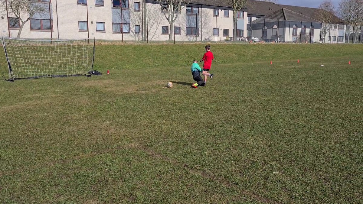 PDAaberdeen's tweet photo. Excellent double session this morning in the sunshine. The players did brilliant working on their predefined development elements. Well done all round and keep up the hard work, enjoy being back with your squads. @jaseduguid @d13mth @lisamarie0036 #development https://t.co/e8OjPYJc5u