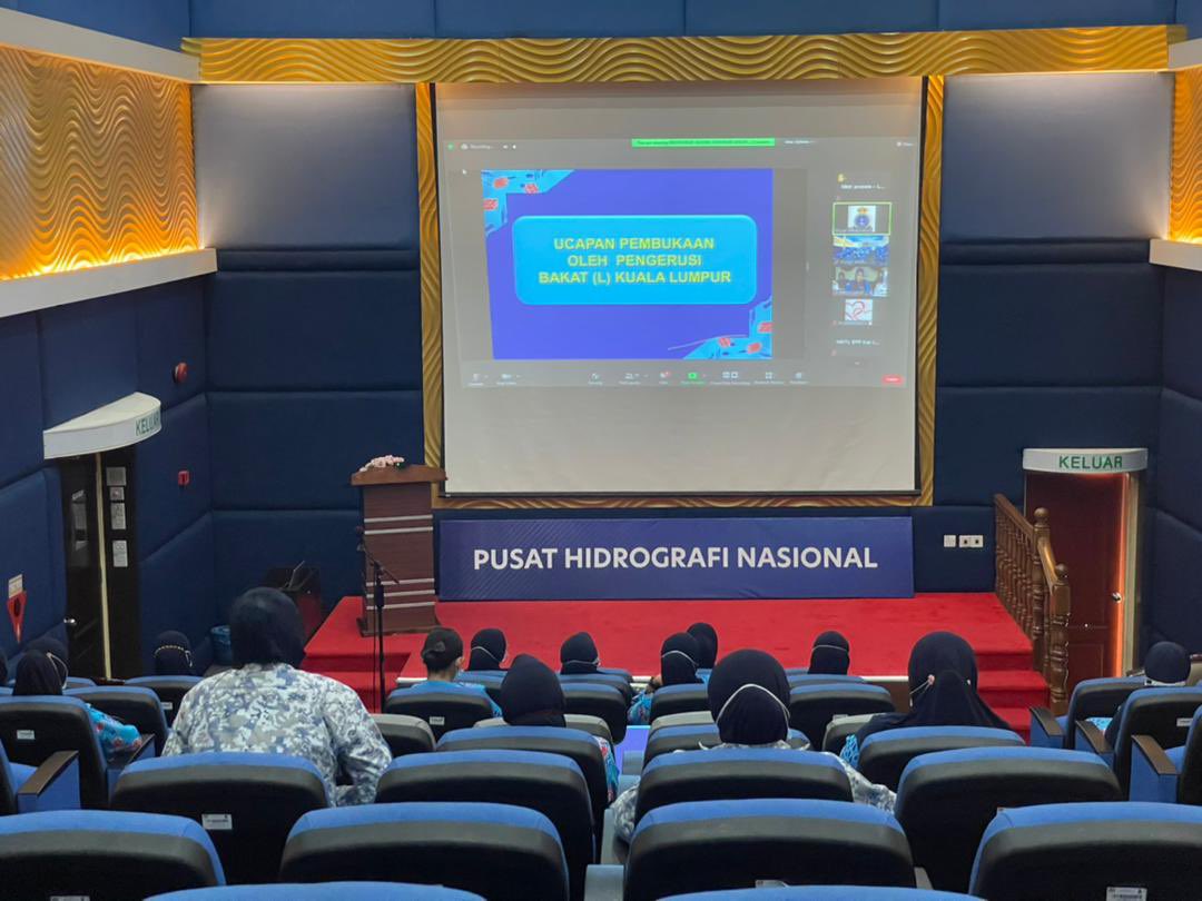NatHydroCentre's tweet photo. "BERSAMA BERBAKTI".
40 ahli bakat dari @NatHydroCentre turut sertai Mesyuarat Agung Tahunan BAKAT LAUT Kuala Lumpur di mana 20 ahli hadir fizikal yang diketuai oleh Datin Nor Hayati Abdullah manakala 20 lagi ahli hadir secara atas talian di PHN.
#BAKATLAUT
#BersamaBerbakti https://t.co/vFtLDif4Hi