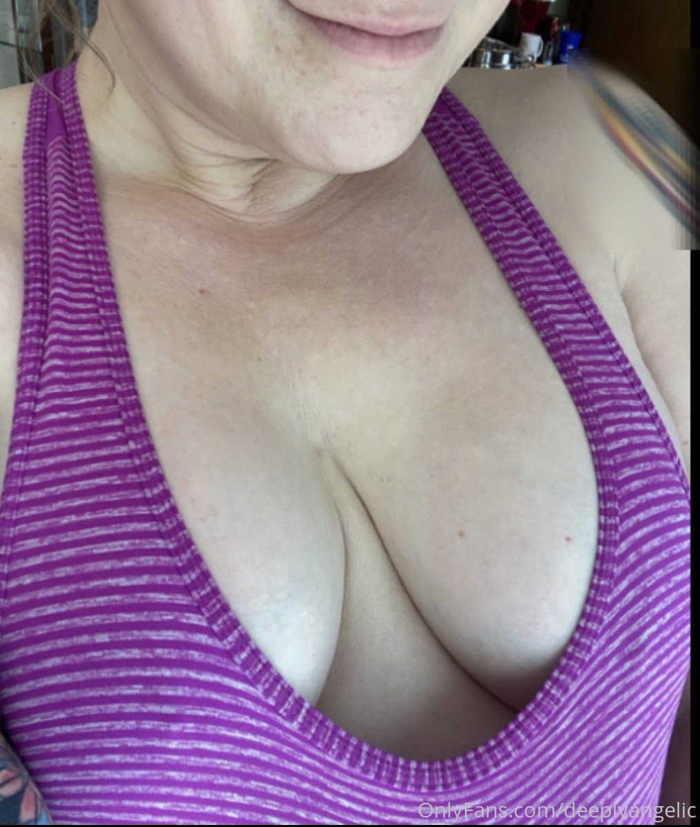 deeplyangelic's tweet photo. Good morning darlings! I hope you’ve been enjoying your weekend as much as I have 💋 https://t.co/MDCcKStVJU