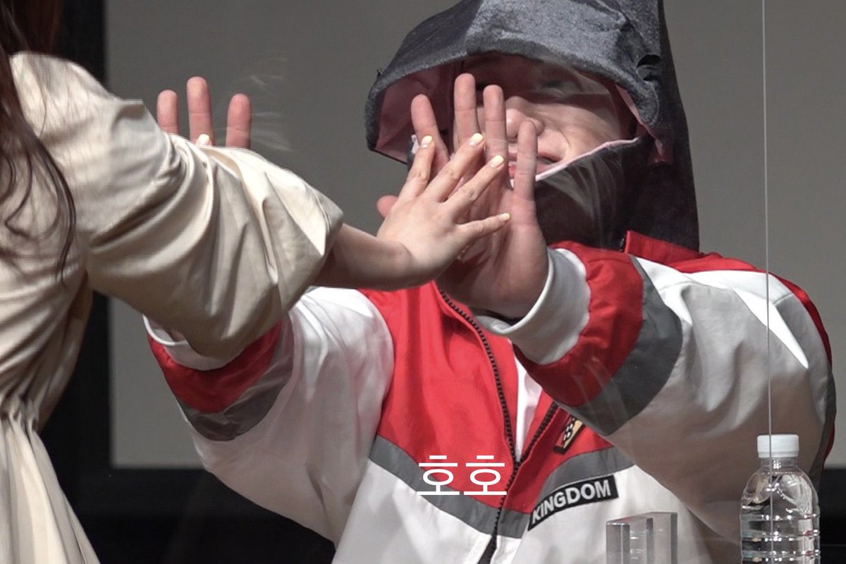 sjsj18721's tweet image. 210321 뮤코 대면 팬싸 

아기하마야 오늘 반가웠어 할미 또 만날때까지 
잘먹고잘자고 건강해야해 사랑해😘💕💕

#원호 #WONHO #원호짱
@official__wonho