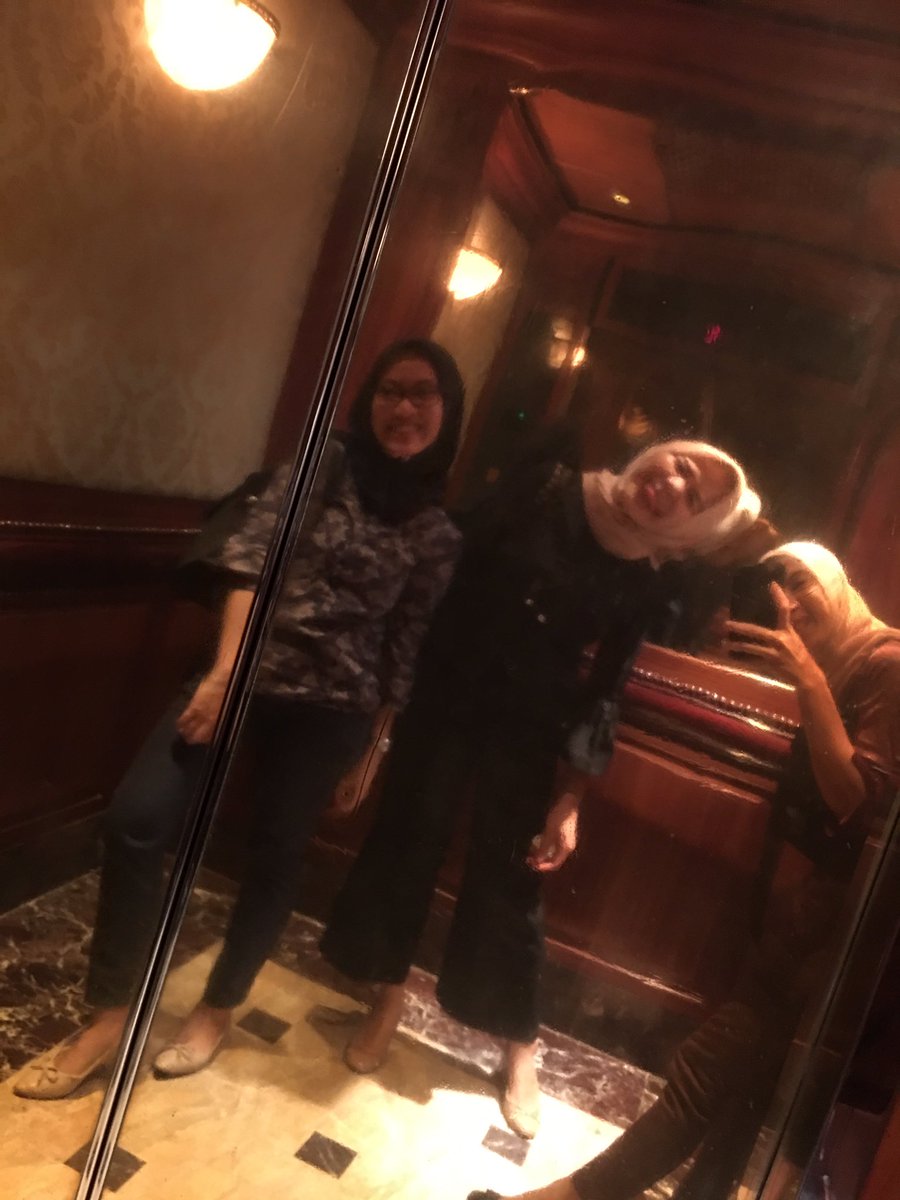 primaprmth's tweet photo. Dek koas kala itu, seneng bener diajak seminar gretong 😂 ft. @helloitsdina @mithardianty para sobi ambis~ (mereka doang aq tydac). https://t.co/Vx0Lkrn73B