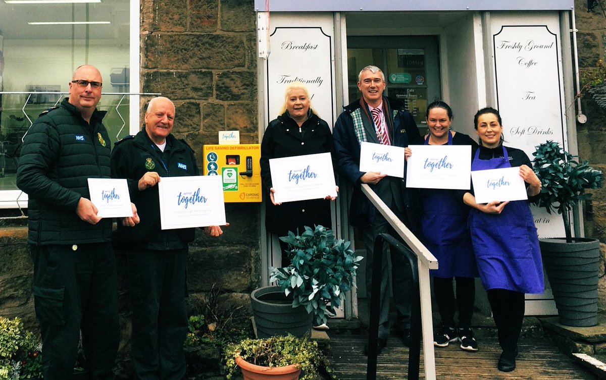 UptonLabour's tweet photo. Thanks to our Upton Councillors a lifesaving 24/7 access defibrillator has been installed Upton Village 👍

Here is Jean Robinson one of our councillors with the team when it was initially installed 

Thank you #WirralTogetherFund for finding this! https://t.co/Wmm02MTAkr