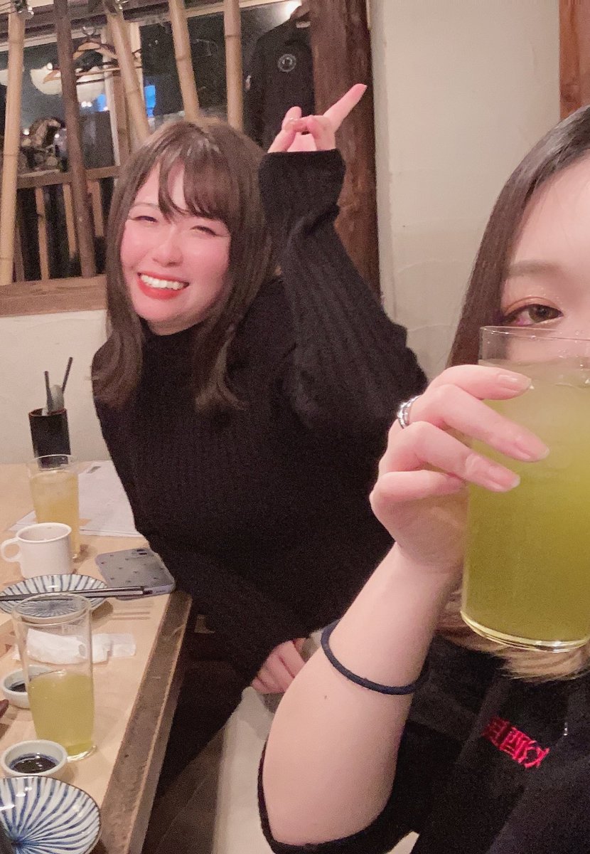 maipuuuu2's tweet photo. 可愛い私の彼女🥺生まれてきてくれて出会ってくれて仲良くしてくれてありがとうねぇ🥺可愛い🥺いっぱいハイボール飲むところも可愛い愛おしい🥺男だったらずっとみひろに求愛してる(今でもしてる)早く飲もうね🥺らぶ https://t.co/CRCPwFotRH