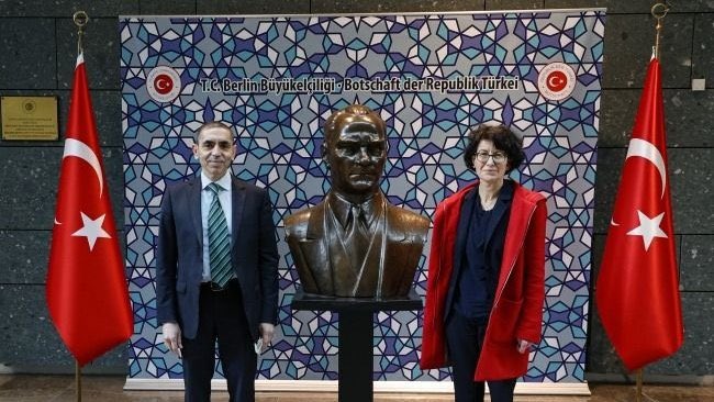 herdem_im's tweet photo. Dünyada her şey için, medeniyet için, hayat için, muvaffakiyet için en hakiki mürşit ilimdir, fendir. İlim ve fennin haricinde mürşit aramak gaflettir, cehalettir, dalalettir. https://t.co/w1toiNhJxA