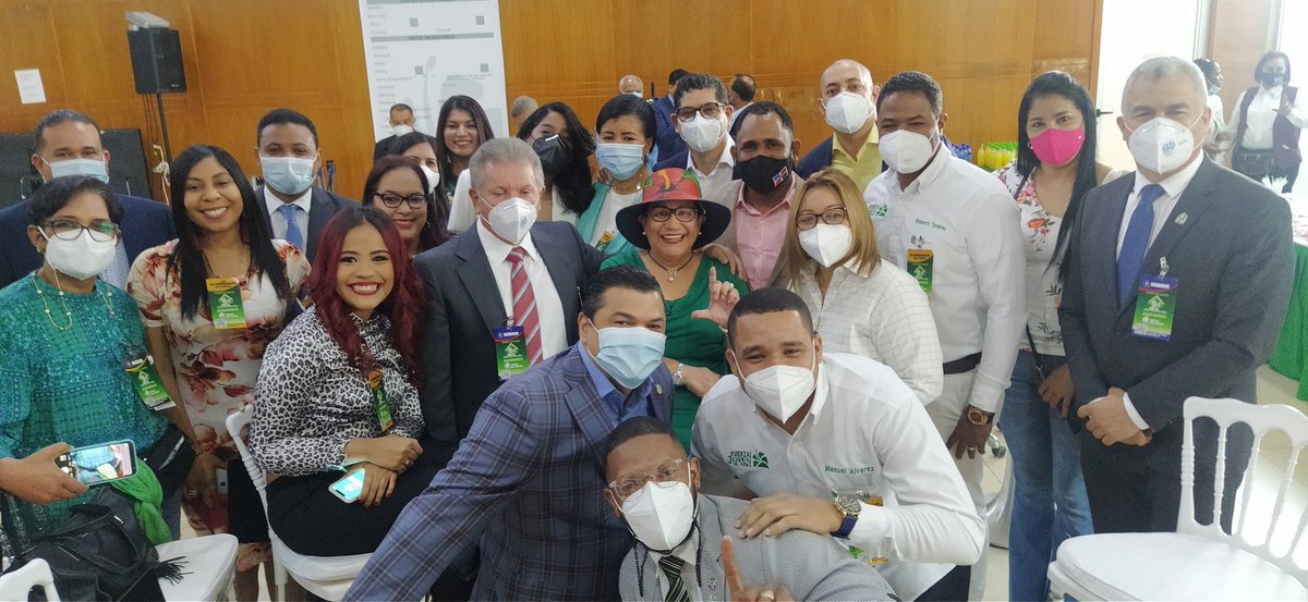 Un Honor ser parte de la Historia con Tantos buenos amigos, algunos Futuros Alcaldes como <a href="/leonelyson/">#AquilinoSerrata</a> <a href="/JCSanchezR3/">JCSanchezR</a> <a href="/alvarezv02/">Manuel Antonio Alvarez</a> <a href="/LewestJairo/">Dr. Jairo alexander medrano lewest</a> <a href="/SauriMonteroM/">Sauri Montero M.</a> <a href="/Vianny_Liz/">Vianny Liz</a> <a href="/Margaritafrd/">Margarita Feliciano</a> <a href="/AlbaAltagracia/">Altagracia Rosa</a> #CongresoFP #CongresoFuerzaDelPueblo #YoVoy #PlenariaExitosaFP <a href="/LeonelFernandez/">Leonel Fernández</a>