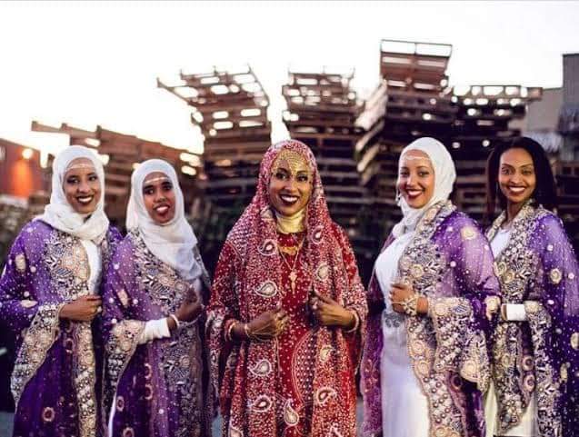 Harari Melesay on Twitter: "The beautiful Harari people cultural dresses, Ethiopia 🇪🇹 https://t.co/TyqZieppQq" / Twitter