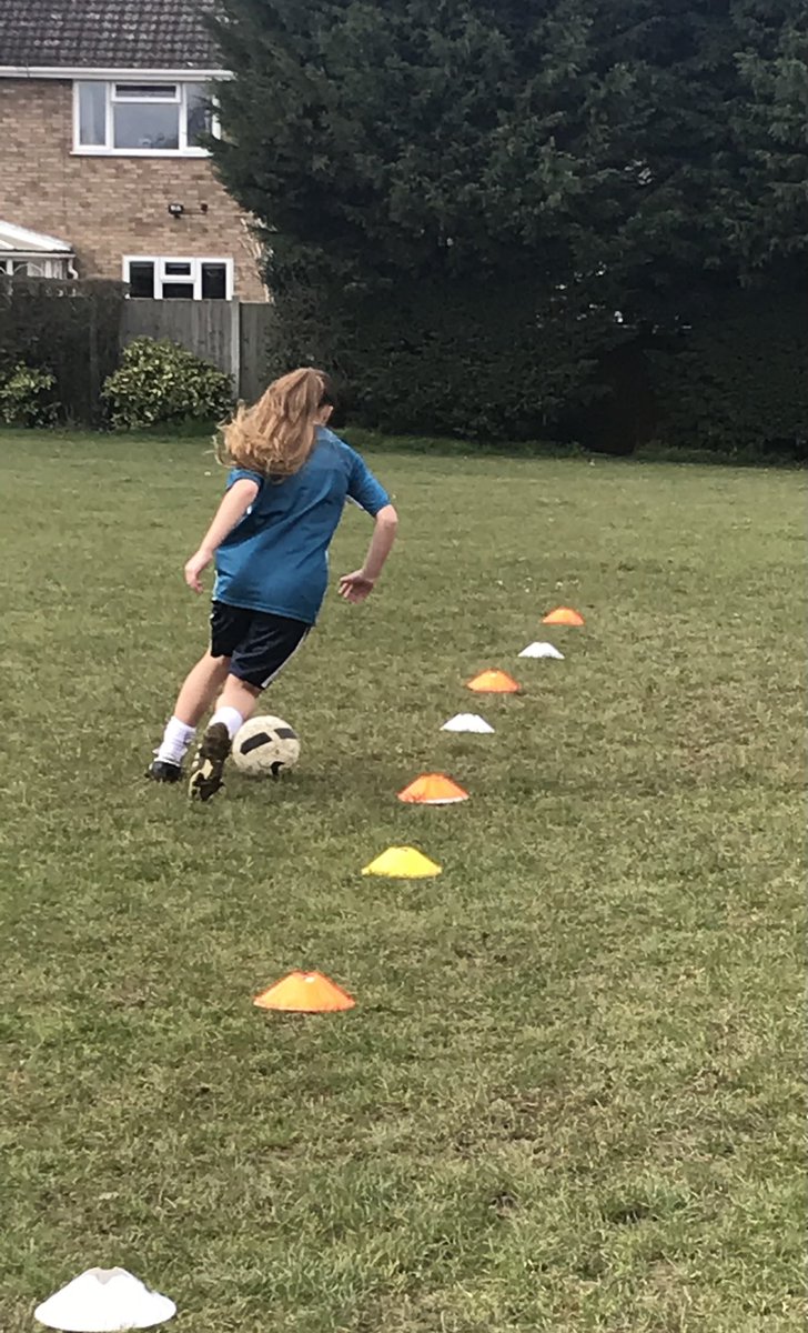 RichHellen74's tweet image. My goodness Tabs worked hard this morning-Worn out watching her! 

Sprints and active recovery, high intensity all the way📈

#upandback #HIIT
#midseasonpreseason 
#returntofootball
#1week