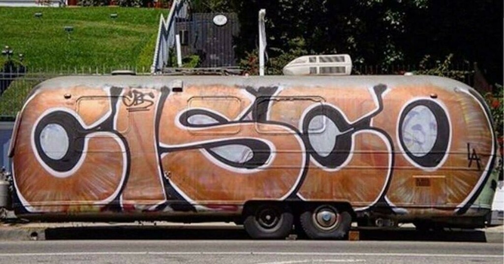 spraystreet's tweet photo. Mobile housing unit #CiscoSundays with @goingallcity
.
#labombing #lagraffiit #lostangelz #cbscrew #ciscoCBS #cantbestopped #goingallcity https://t.co/qGgF8cn4iO https://t.co/e3StlnuVmH