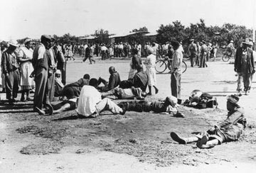 AfricanArchives's tweet photo. Today we honour the memories of all the lives lost on this day in 1960, when white police in apartheid South Africa killed 67 Blacks and wounded 186 on what is known as the Sharpville Massacre. https://t.co/SkYOzit8YK