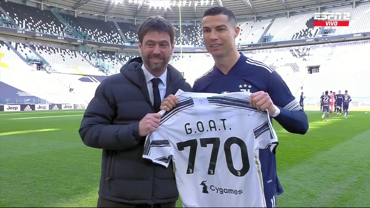 SportsCenter on Twitter: "🐐 GOAT 🇵🇹 Camiseta especial de la Juventus para Cristiano Ronaldo, por alcanzar los 770 goles en su carrera. https://t.co/5IFleyk3cL" /