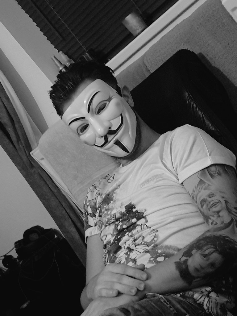 The_stranger_X's tweet image. #throwback #mixertimes #smallsetup #strangergamerz #greatcommunity #amazingpeople #streamer #streamersunite #entertainer #anonymous #vforvendetta 

twitch.tv/miss_stranger?…

twitch.tv/the_stranger_x…