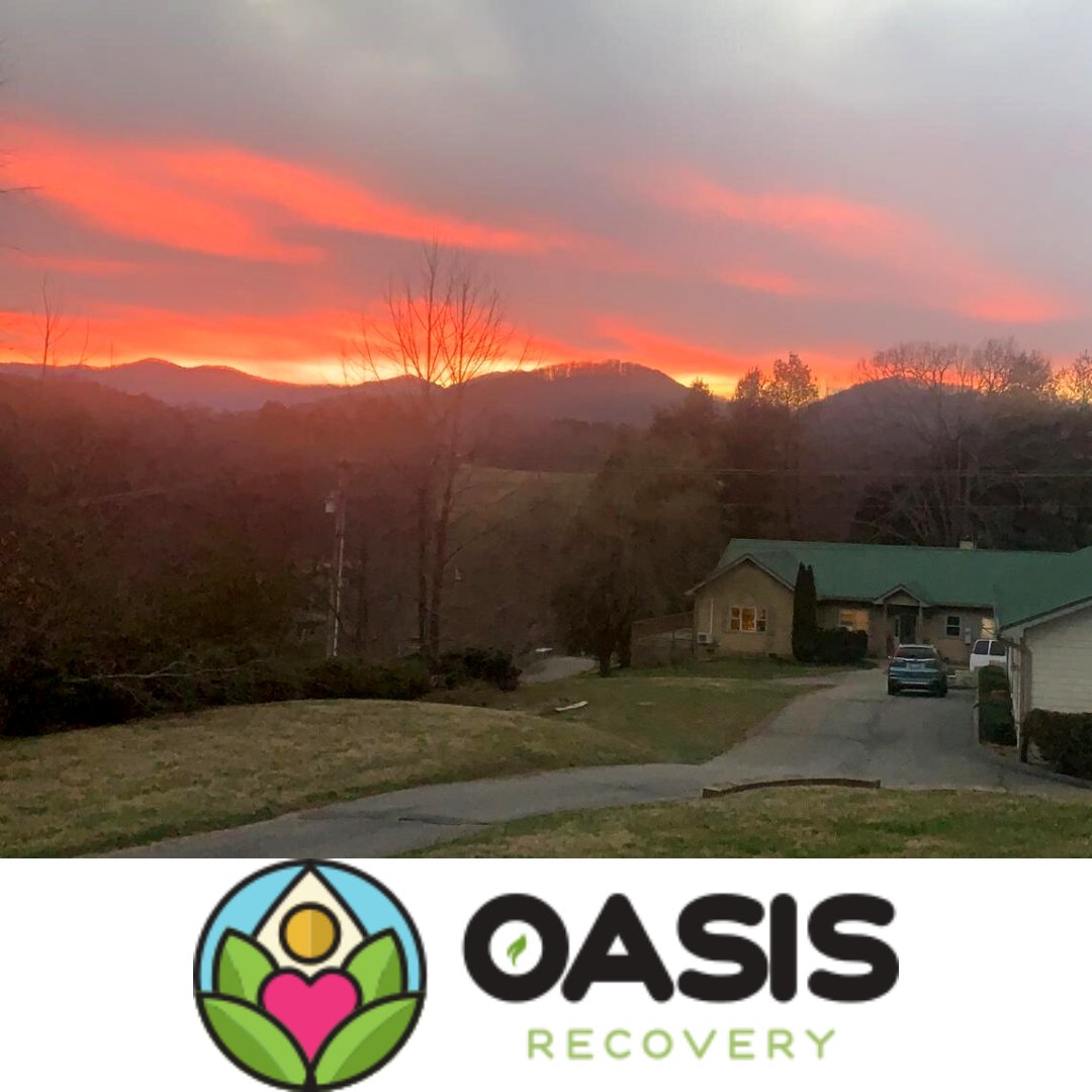 OasisRecovery1's tweet photo. Sunset views from our client housing 🌅 Learn more about our facilities and housing here: https://t.co/2acFkfKKya https://t.co/vm9VIxnPga