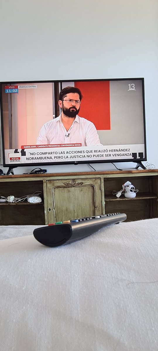 MonjaUC's tweet photo. Uno de los responsables de la situación actual y de la división del país, hablando estupideces en vivo y en directo 🤦‍♂️ https://t.co/Yp4oobd1NS